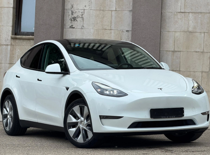 Tesla Model Y Long Range Dual Motor AWD — foto 3