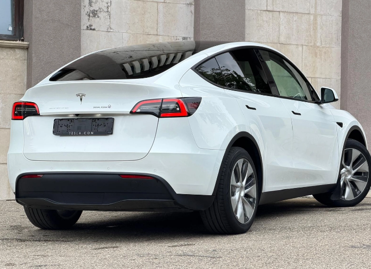 Tesla Model Y Long Range Dual Motor AWD — foto 4