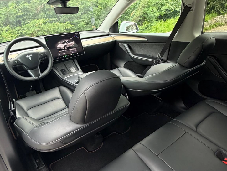 Tesla Model Y Long Range Dual Motor AWD — foto 5