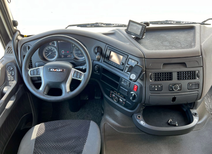 DAF XF 450 FA 4x2 BDF Super Space Cab — foto 4